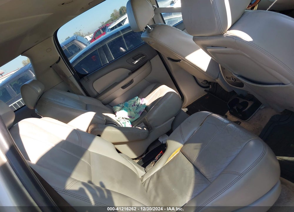 2007 CHEVROLET SUBURBAN 1500 LTZ VIN: 3GNFC16J47G122784
