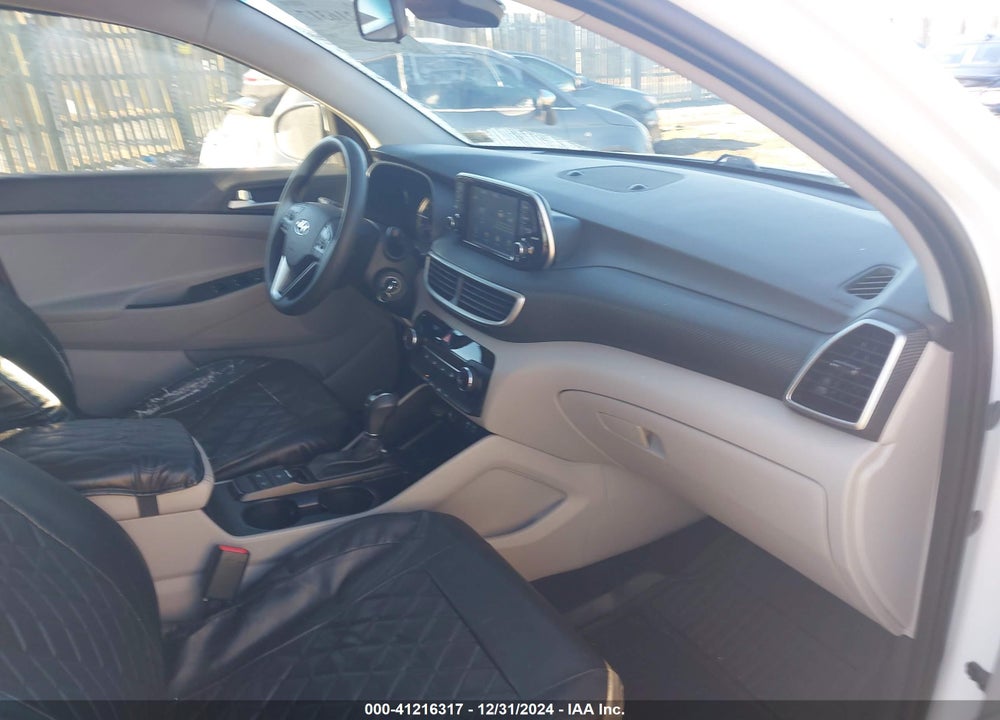 2019 HYUNDAI TUCSON SE VIN: KM8J23A46KU904301