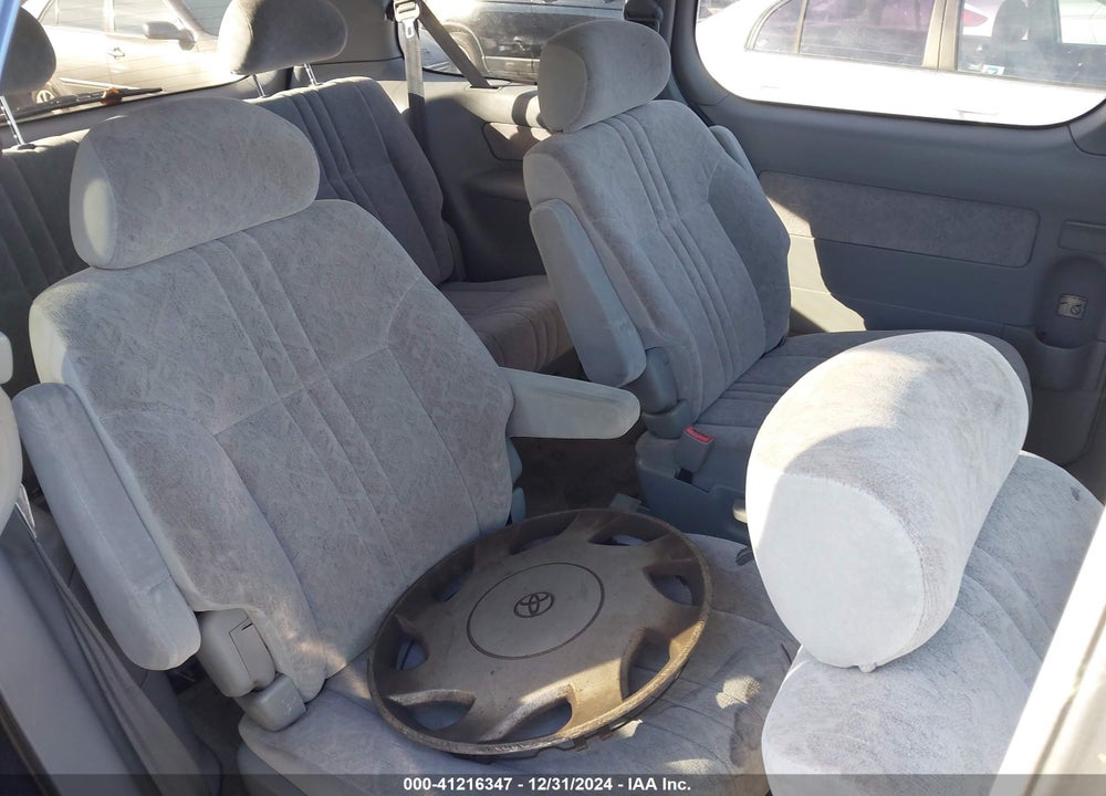 1998 TOYOTA SIENNA LE VIN: 4T3ZF13C3WU086636