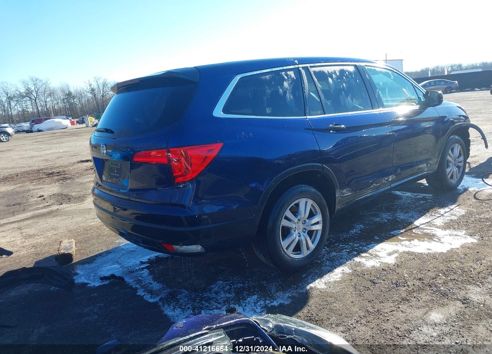 2017 HONDA PILOT LX VIN: 5FNYF5H18HB044661