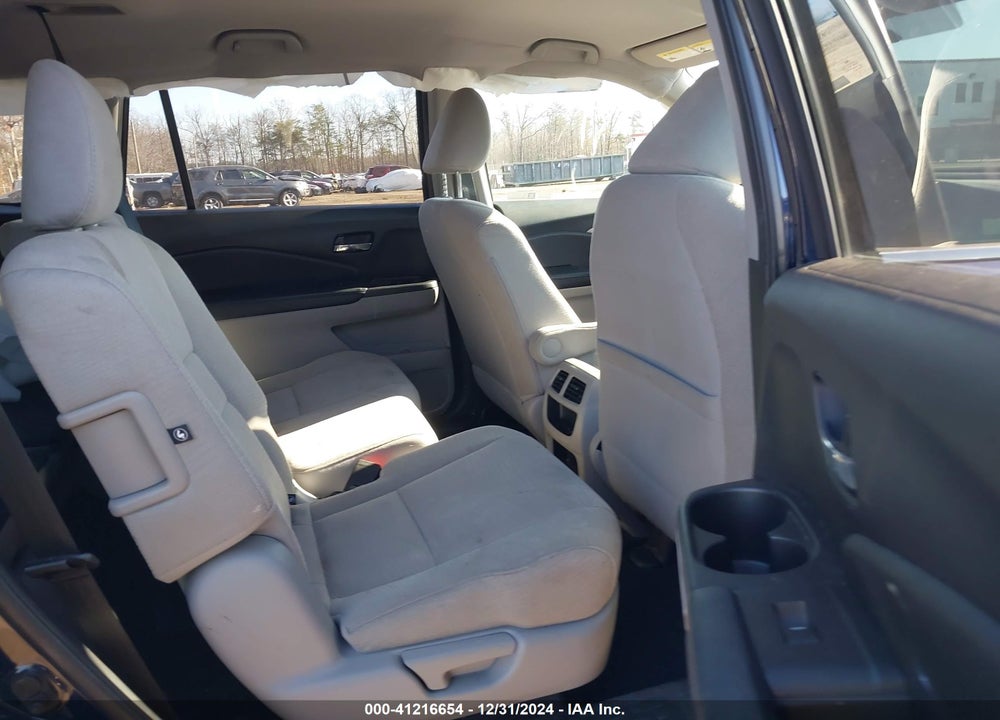 2017 HONDA PILOT LX VIN: 5FNYF5H18HB044661