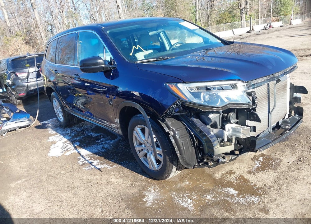 2017 HONDA PILOT LX VIN: 5FNYF5H18HB044661