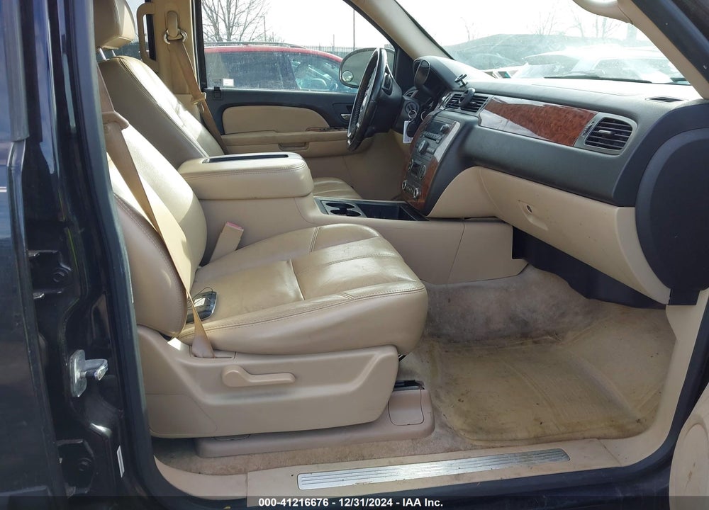 2007 CHEVROLET TAHOE LT VIN: 1GNFK13027J121047