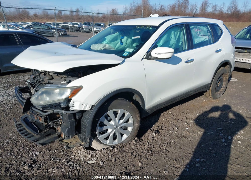 2015 NISSAN ROGUE S VIN: 5N1AT2MV0FC823835