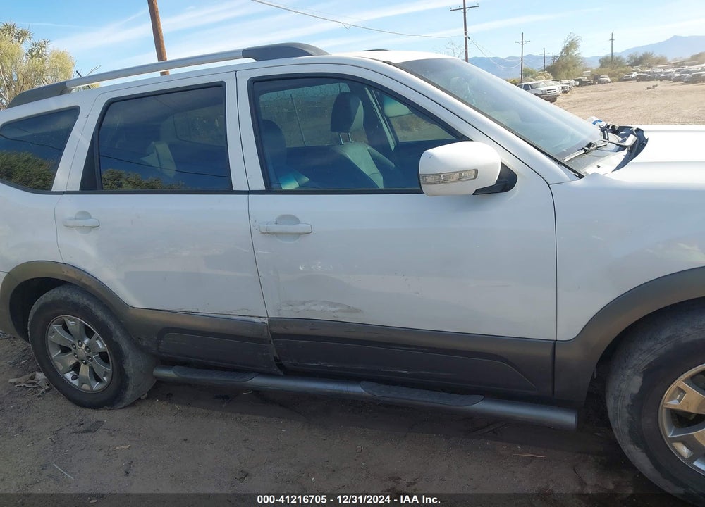2009 KIA BORREGO EX V6 VIN: KNDJJ741895039058