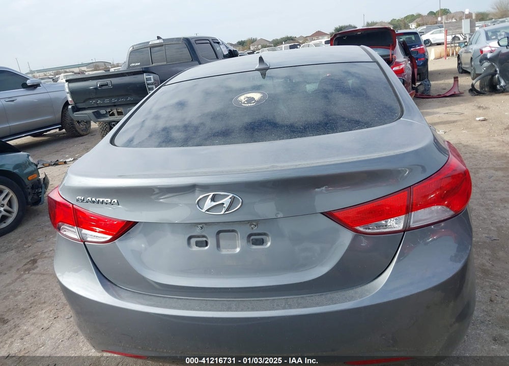 2013 HYUNDAI ELANTRA VIN: 5NPDH4AE6DH284724