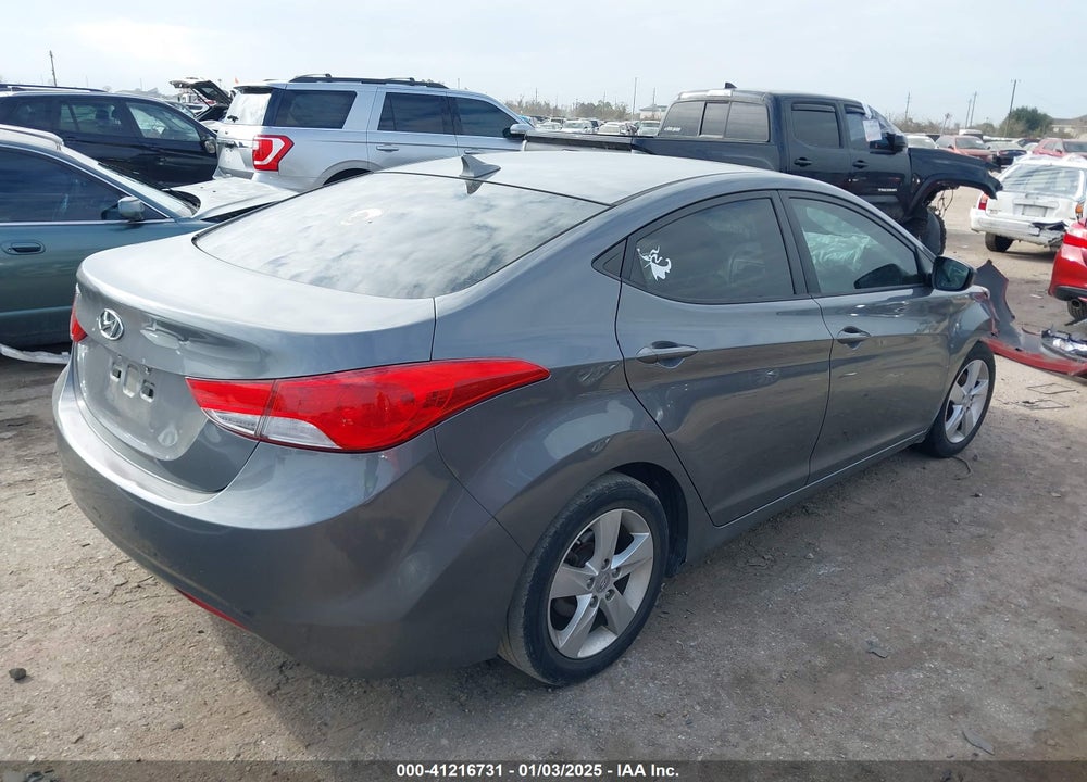 2013 HYUNDAI ELANTRA VIN: 5NPDH4AE6DH284724
