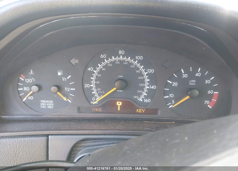 1998 MERCEDES-BENZ E 320 VIN: WDBJF65F6WA490383