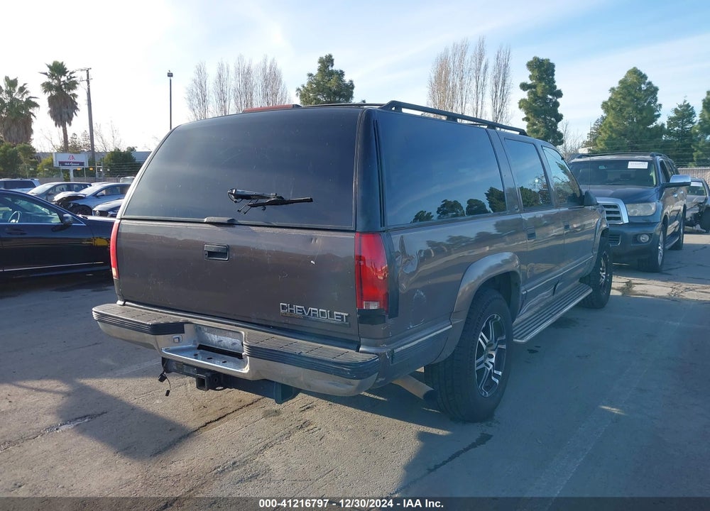 1998 CHEVROLET SUBURBAN 1500 VIN: 1GNFK16R4WJ341329