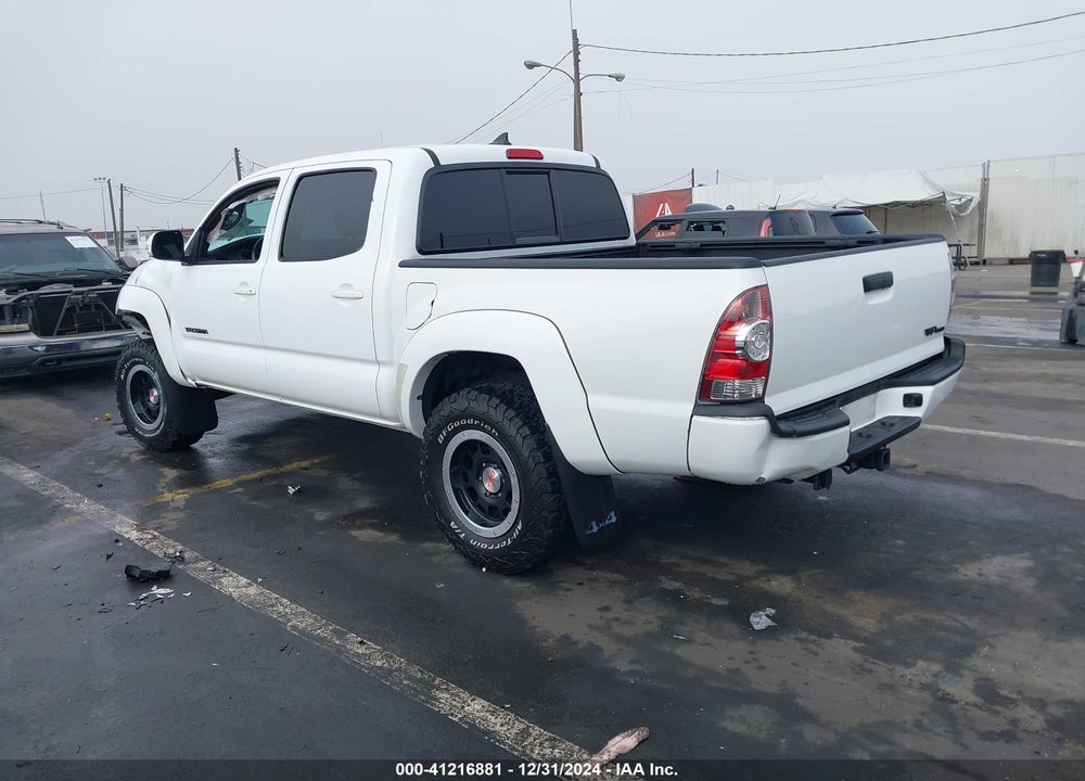 2015 TOYOTA TACOMA VIN: 5TFLU4EN4FX122924