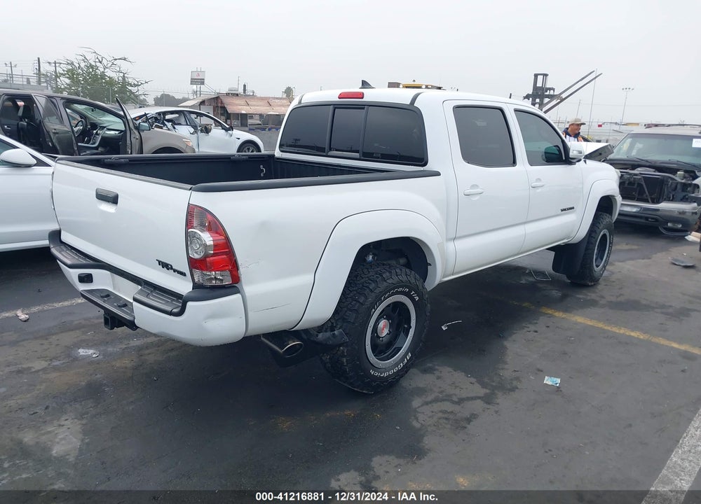 2015 TOYOTA TACOMA VIN: 5TFLU4EN4FX122924