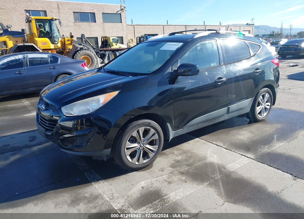 2011 HYUNDAI TUCSON VIN: KM8JUCAC8BU239743