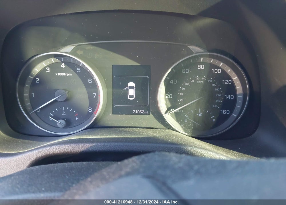 2018 HYUNDAI ELANTRA VIN: KMHD84LF7JU592360
