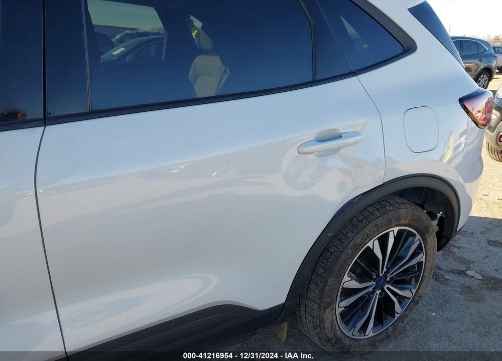 2022 FORD ESCAPE VIN: 1FMCU0G67NUB18232