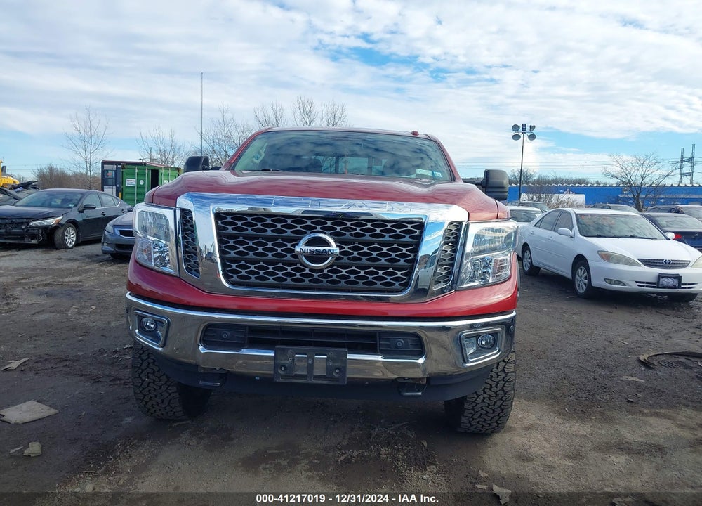 2018 NISSAN TITAN XD SV GAS VIN: 1N6AA1F44JN526909