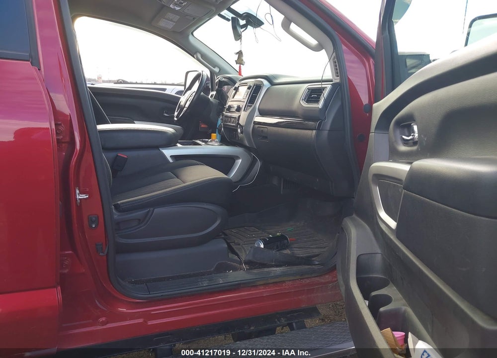 2018 NISSAN TITAN XD SV GAS VIN: 1N6AA1F44JN526909
