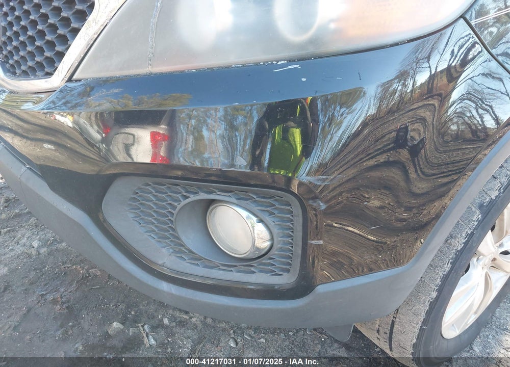 2011 KIA SORENTO EX VIN: 5XYKU3A12BG070215