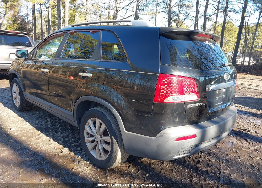 2011 KIA SORENTO EX VIN: 5XYKU3A12BG070215