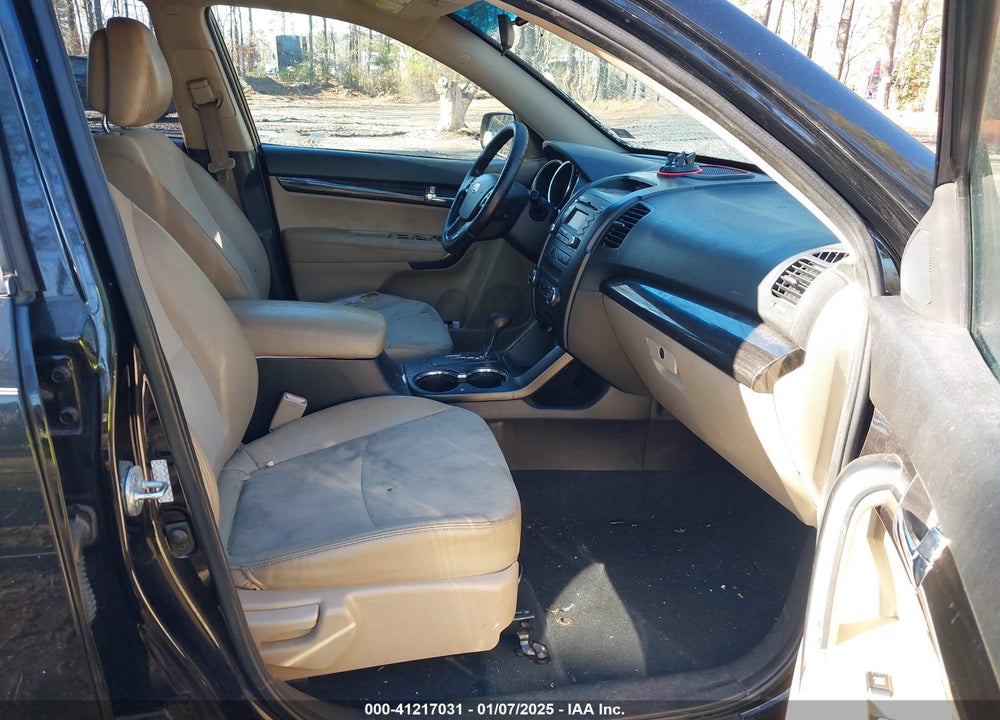 2011 KIA SORENTO EX VIN: 5XYKU3A12BG070215