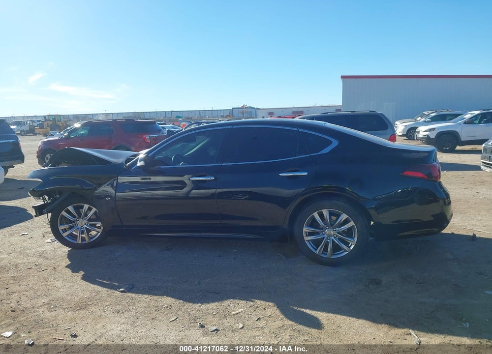 2017 INFINITI Q70 VIN: JN1BY1AP2HM740868