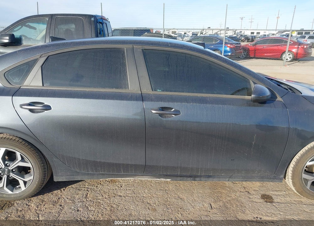 2021 KIA FORTE VIN: 3KPF24ADXME388106