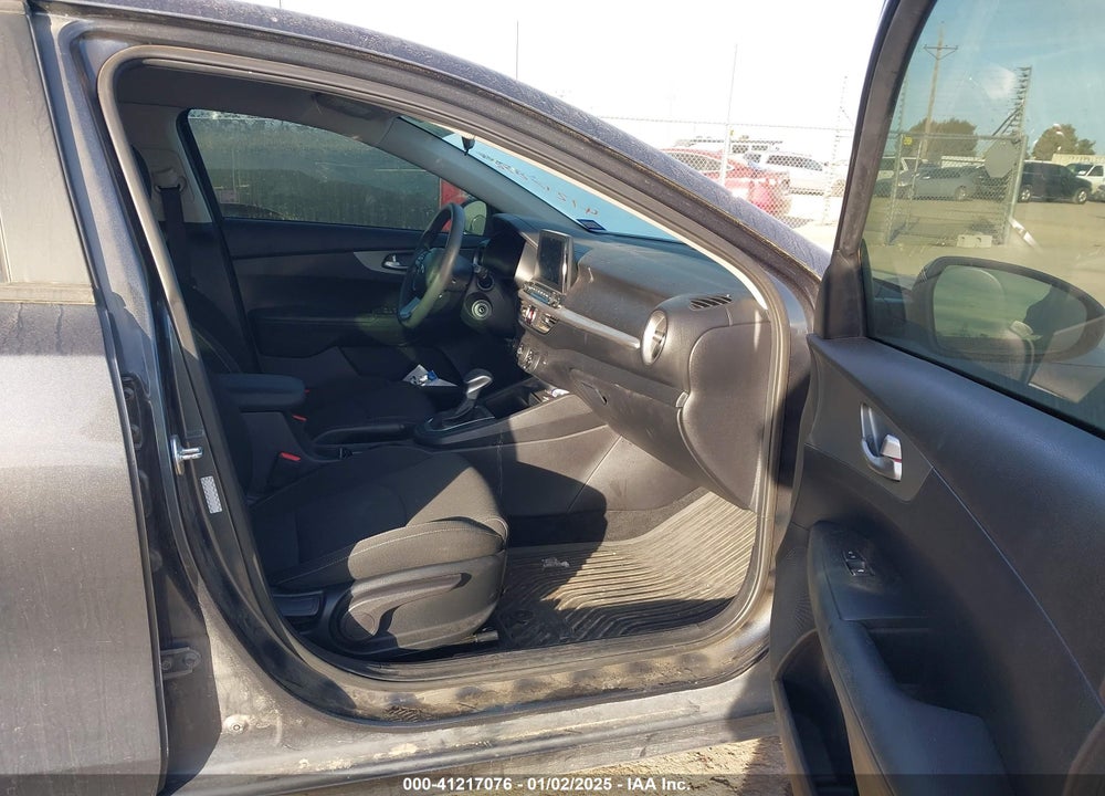 2021 KIA FORTE VIN: 3KPF24ADXME388106