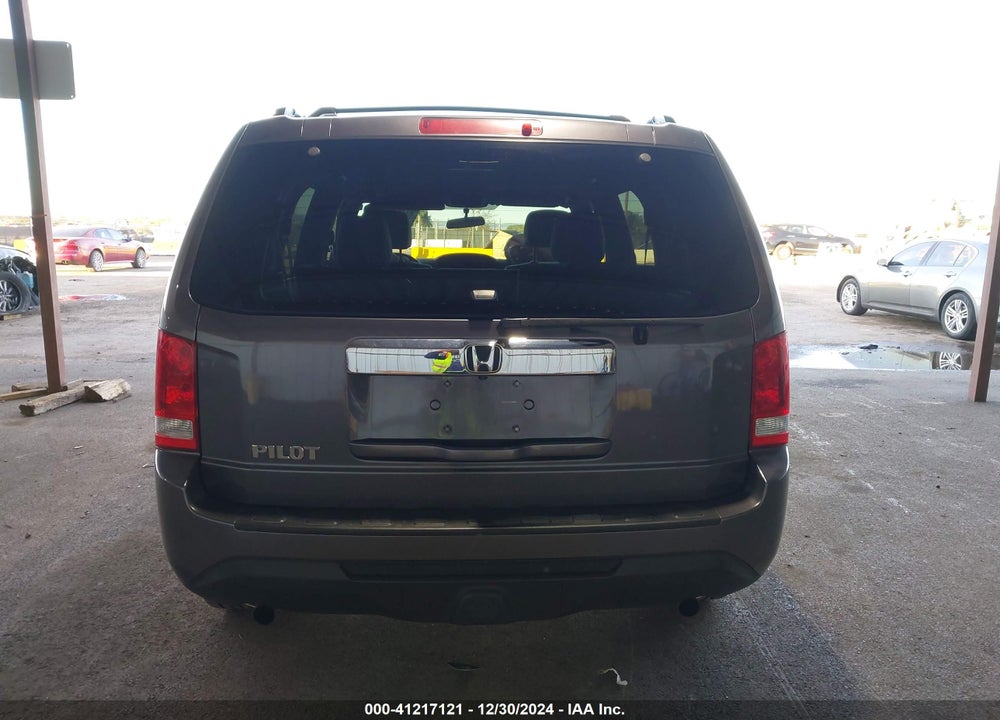 2015 HONDA PILOT LX VIN: 5FNYF3H27FB025478