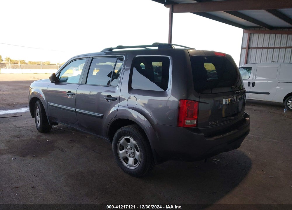 2015 HONDA PILOT LX VIN: 5FNYF3H27FB025478