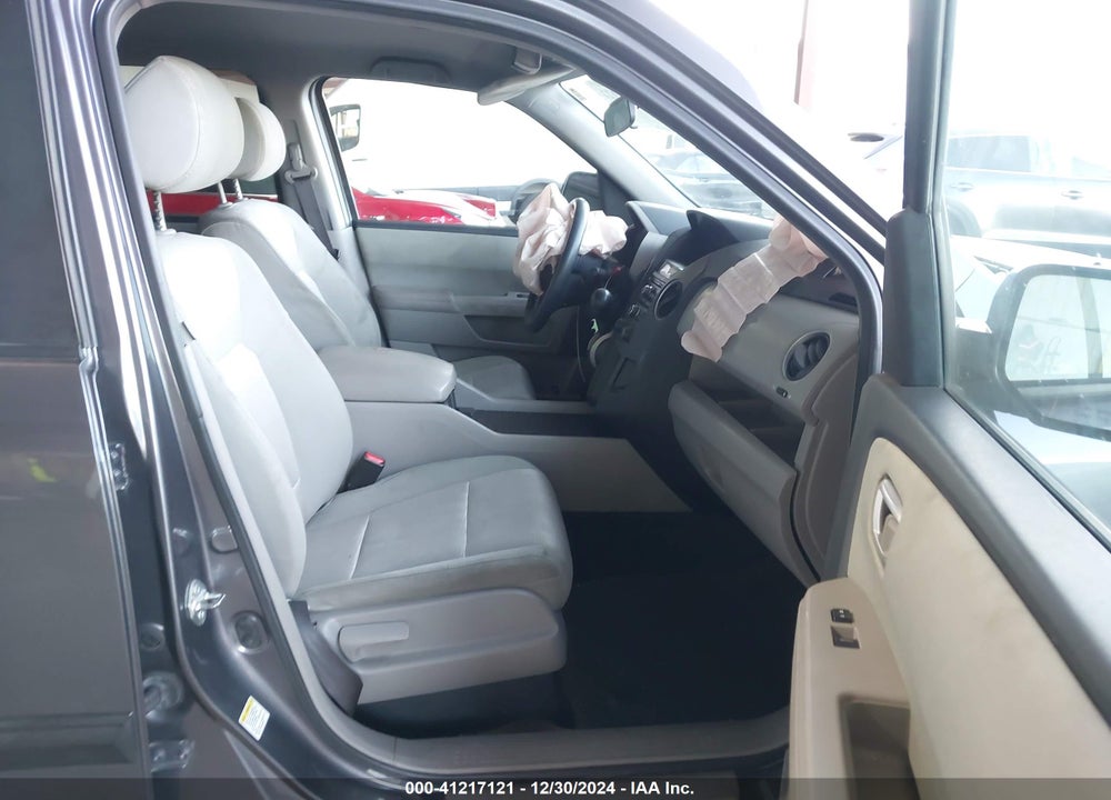 2015 HONDA PILOT LX VIN: 5FNYF3H27FB025478