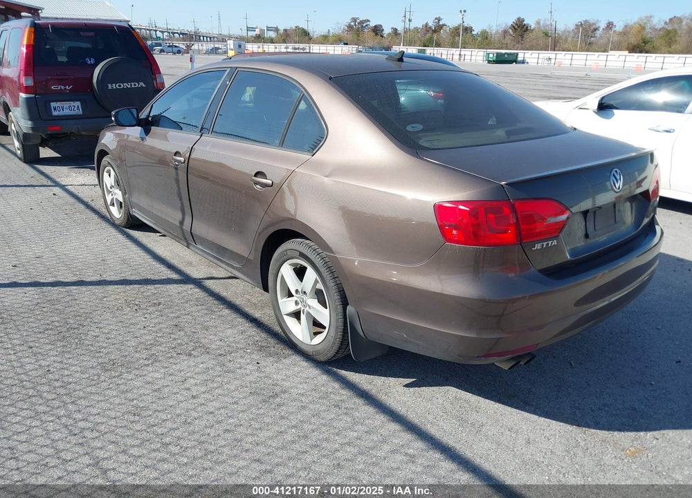 2011 VOLKSWAGEN JETTA 2.0L TDI VIN: 3VWLL7AJ2BM119038