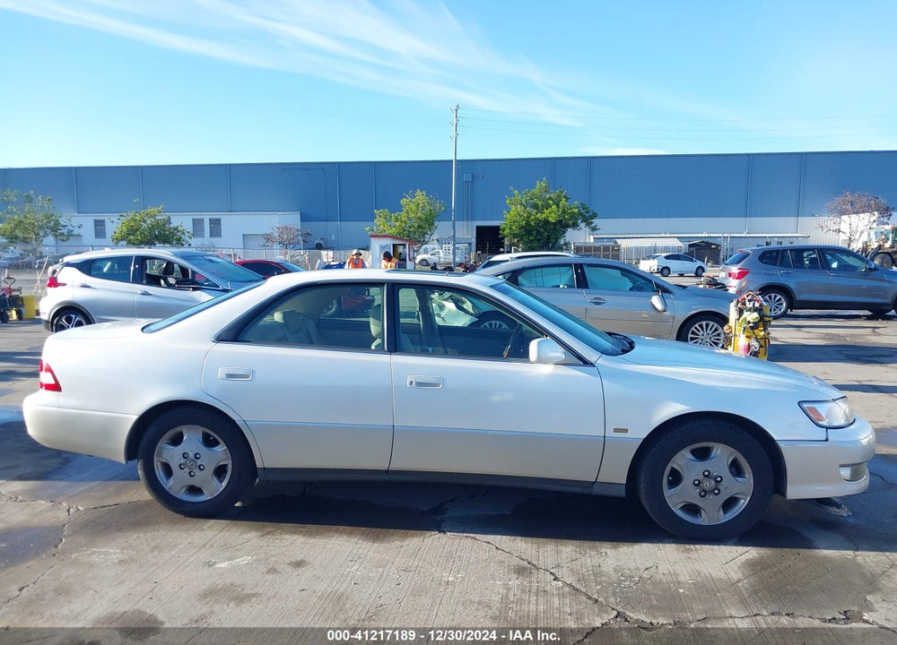 2001 LEXUS ES 300 VIN: JT8BF28GX10318986