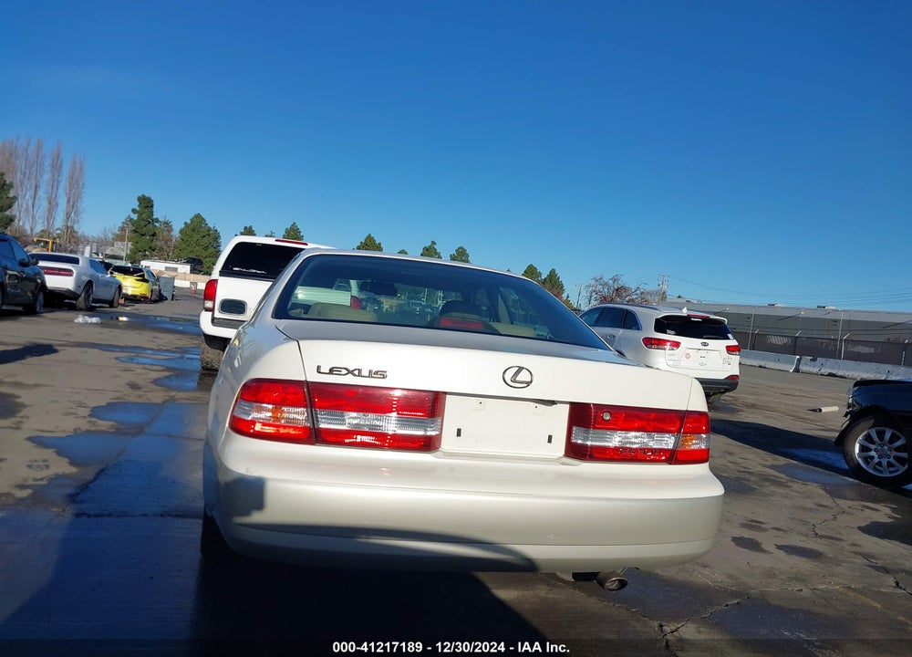 2001 LEXUS ES 300 VIN: JT8BF28GX10318986