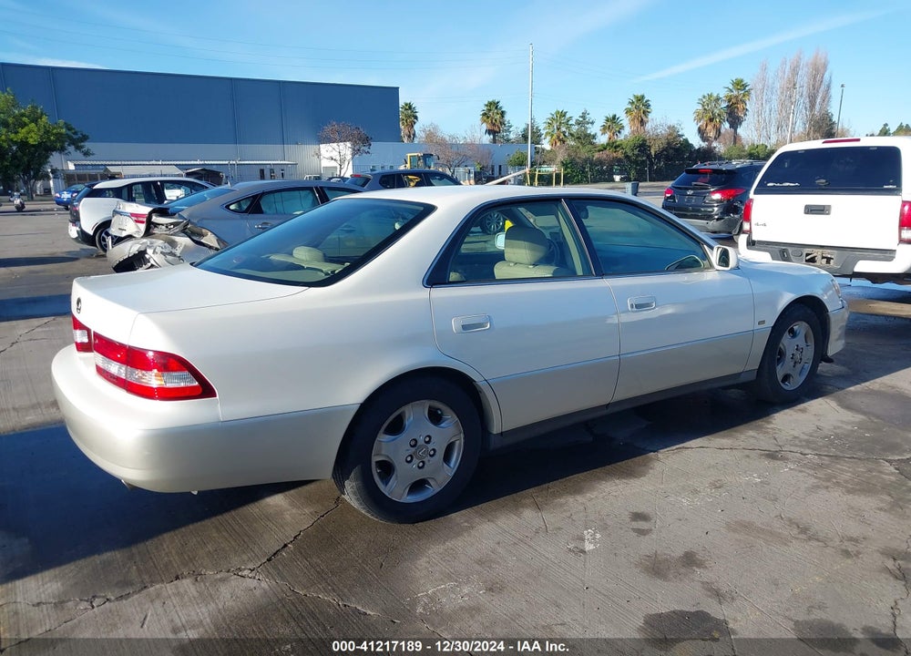 2001 LEXUS ES 300 VIN: JT8BF28GX10318986