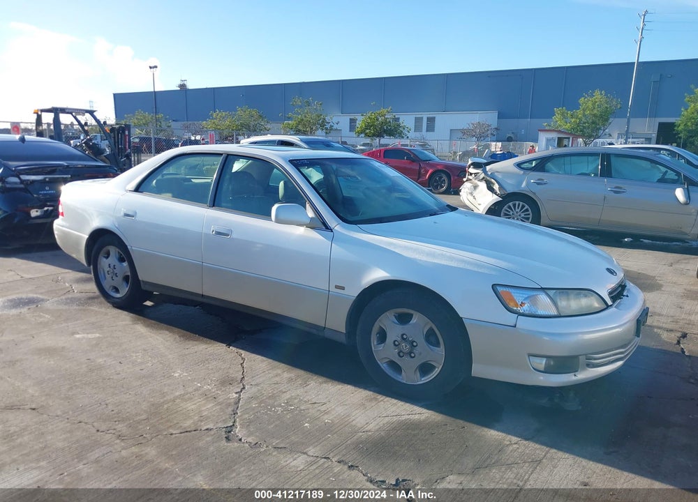 2001 LEXUS ES 300 VIN: JT8BF28GX10318986