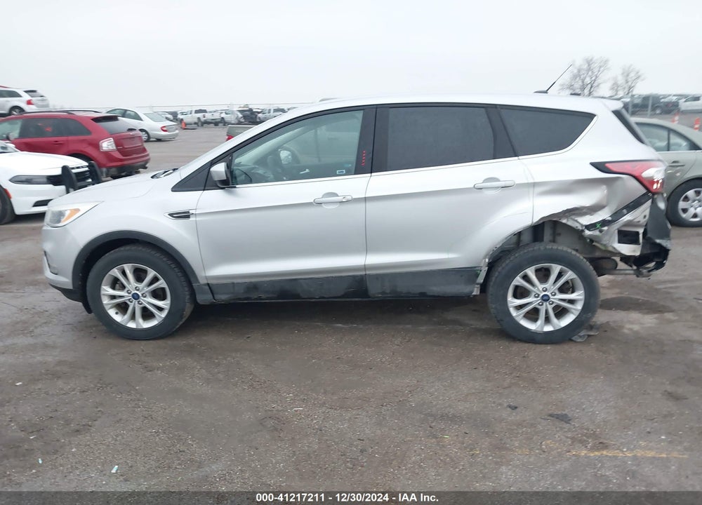 2017 FORD ESCAPE SE VIN: 1FMCU0GD8HUD29104