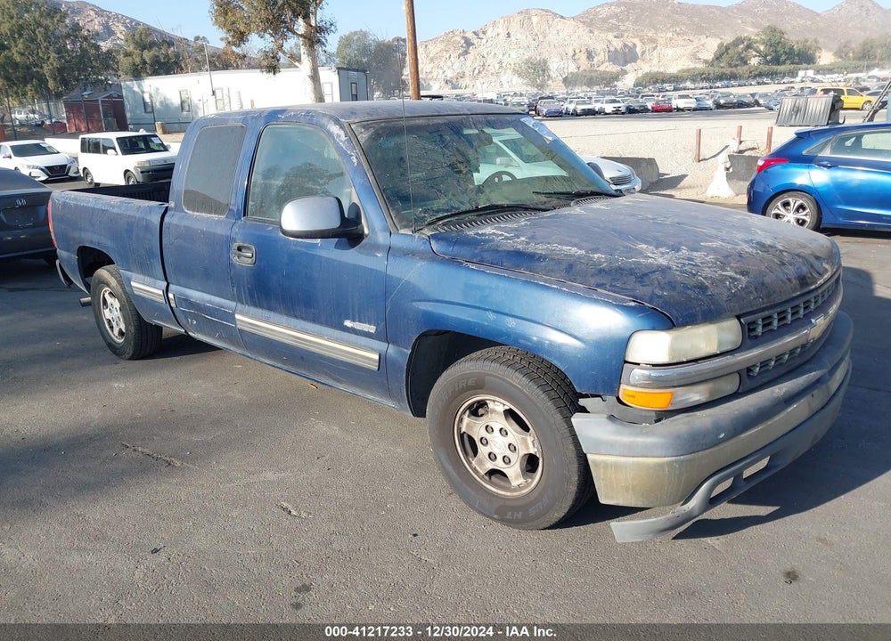 2001 CHEVROLET SILVERADO 1500 LS VIN: 2GCEC19T311172738