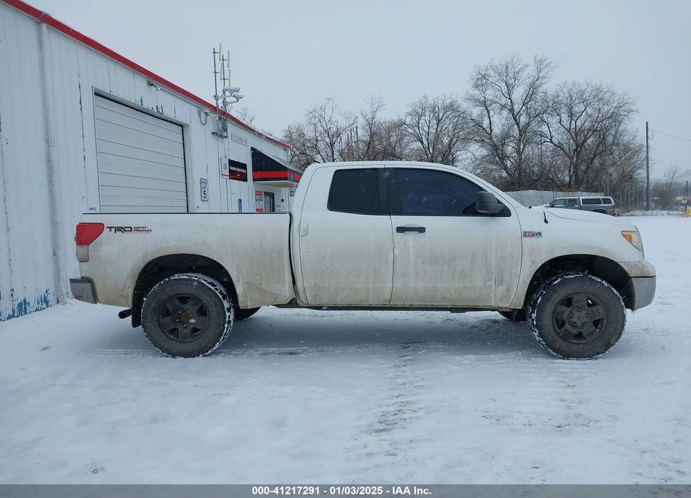 2011 TOYOTA TUNDRA GRADE 5.7L V8 VIN: 5TFUY5F12BX183290
