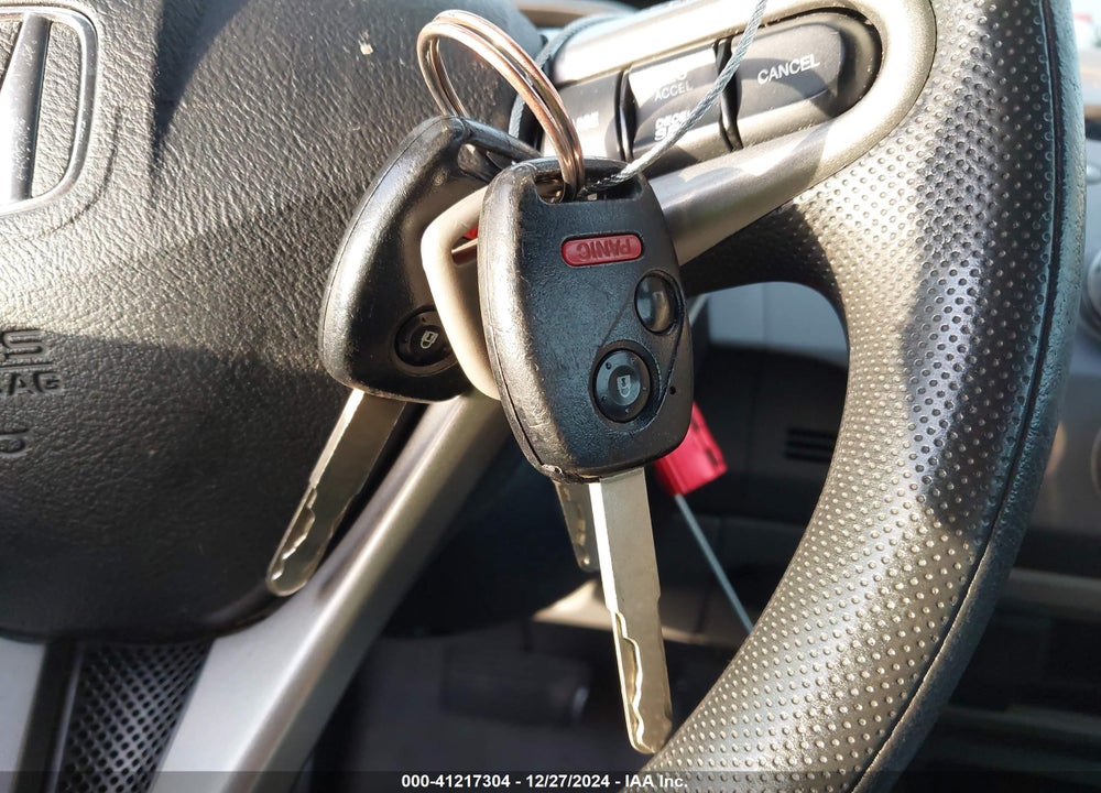 2010 HONDA CIVIC LX VIN: 19XFA1F50AE068937