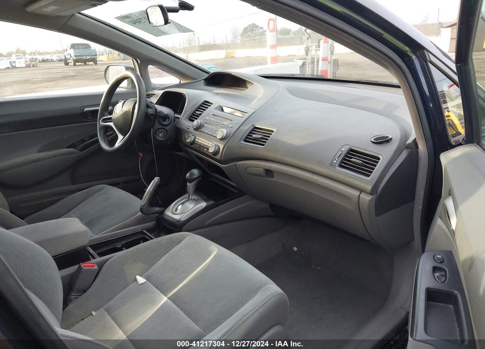 2010 HONDA CIVIC LX VIN: 19XFA1F50AE068937