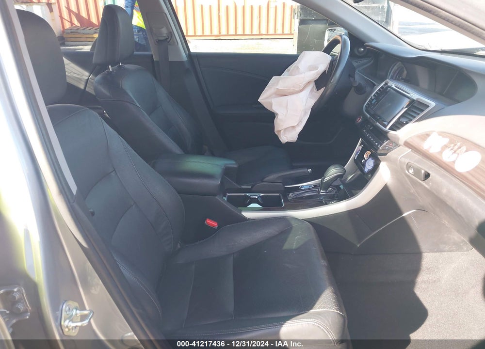 2017 HONDA ACCORD EX-L V6 VIN: 1HGCR3F84HA035973