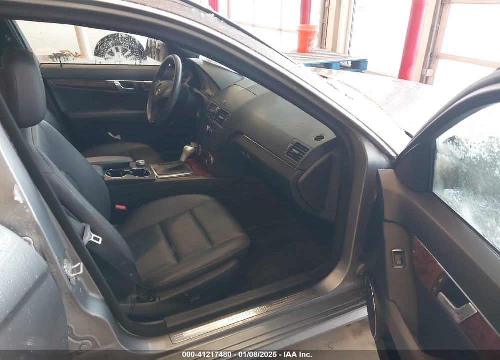 2009 MERCEDES-BENZ C VIN: WDDGF81X49R073734