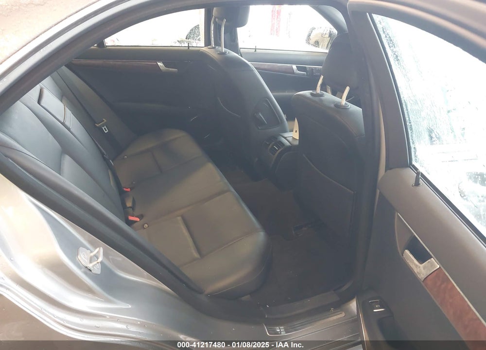 2009 MERCEDES-BENZ C VIN: WDDGF81X49R073734
