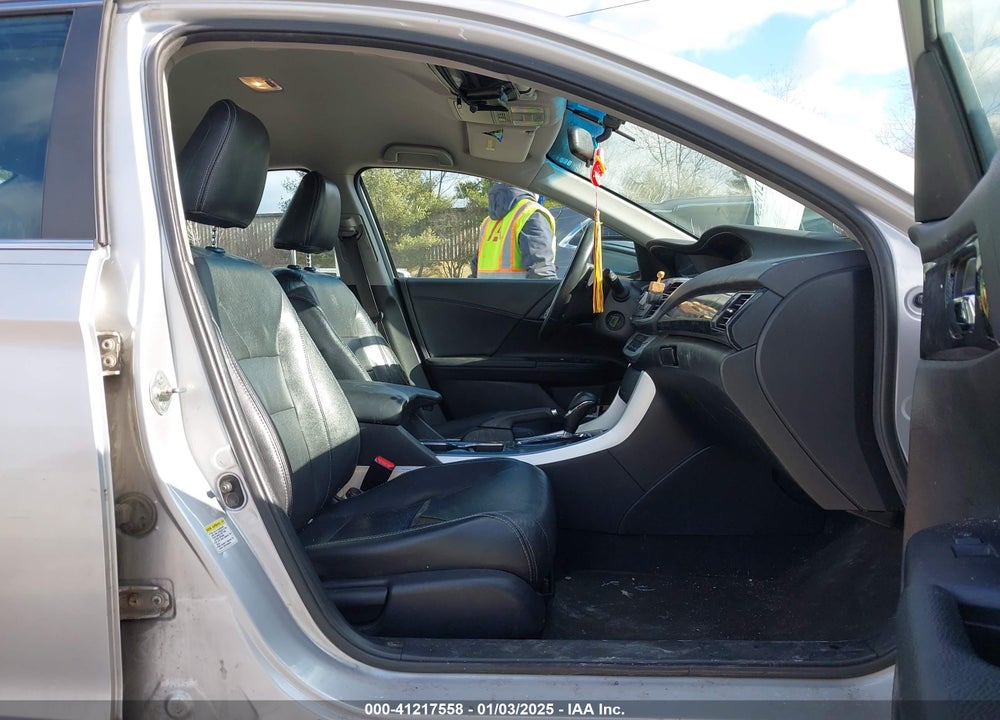2013 HONDA ACCORD SPORT VIN: 1HGCR2F55DA038052