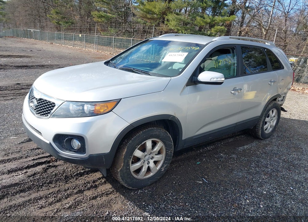 2013 KIA SORENTO LX VIN: 5XYKT4A64DG405868