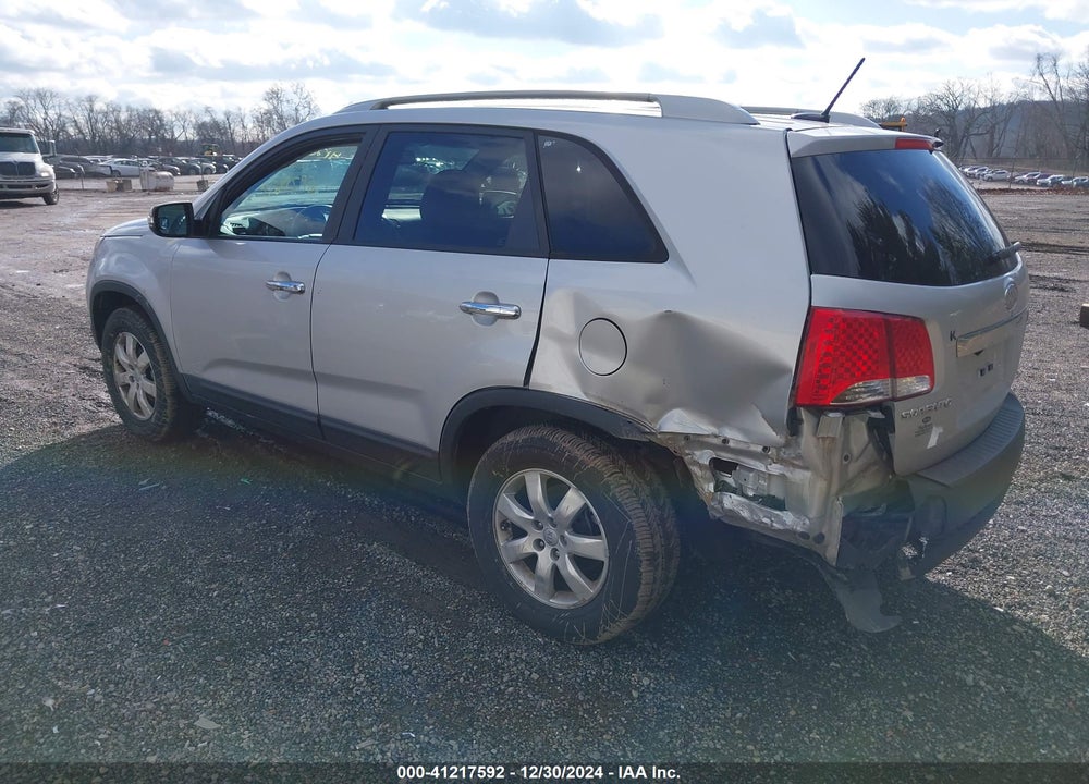 2013 KIA SORENTO LX VIN: 5XYKT4A64DG405868