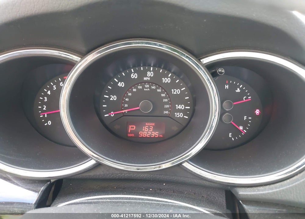 2013 KIA SORENTO LX VIN: 5XYKT4A64DG405868