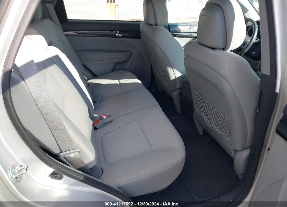2013 KIA SORENTO LX VIN: 5XYKT4A64DG405868