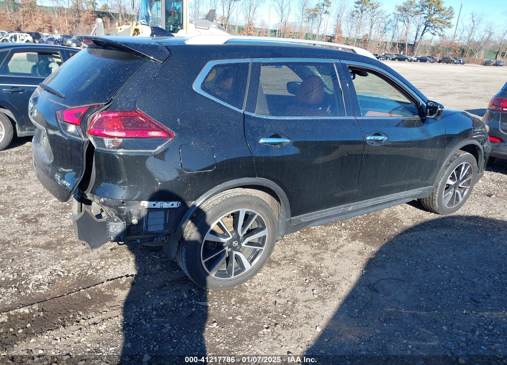 2017 NISSAN ROGUE VIN: 5N1AT2MV1HC811955