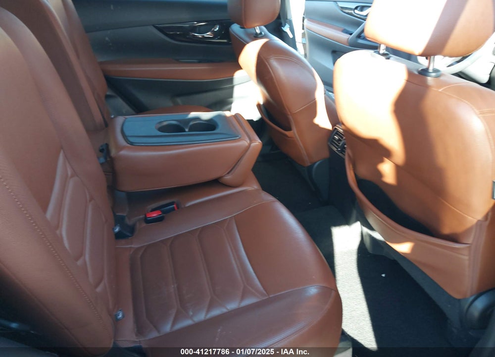 2017 NISSAN ROGUE VIN: 5N1AT2MV1HC811955