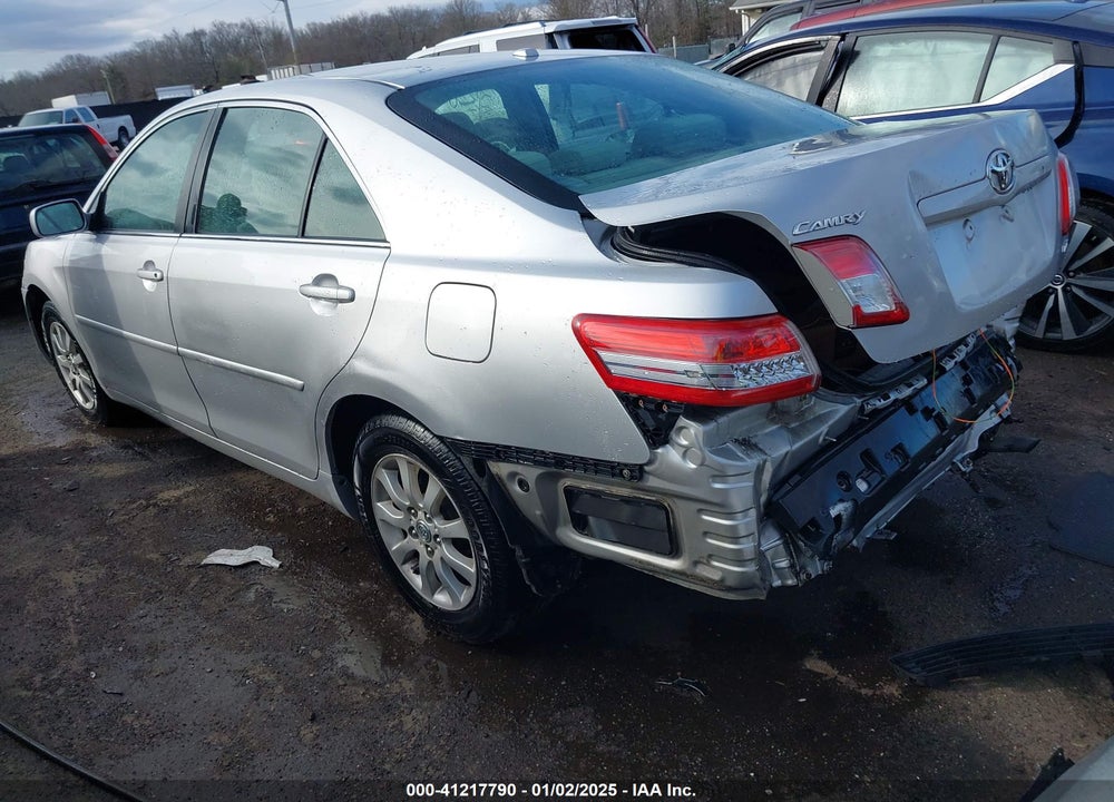 2011 TOYOTA CAMRY LE VIN: 4T1BF3EK5BU728570